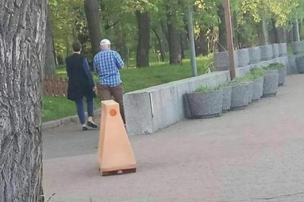 Жгли на улице документы и растирали пепел: всплыли интересные фото Савченко и Рубана Жгли на улице документы и растирали пепел: всплыли интересные фото Савченко и Рубана