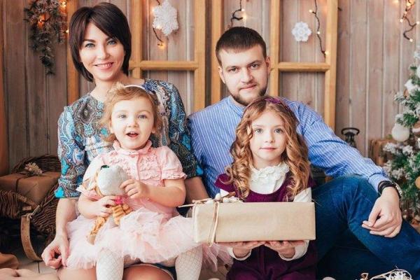 Пожар в Кемерово: мать двух погибших девочек рассказала, почему ее муж спасся, а дети - нет Пожар в Кемерово: мать двух погибших девочек рассказала, почему ее муж спасся, а дети - нет