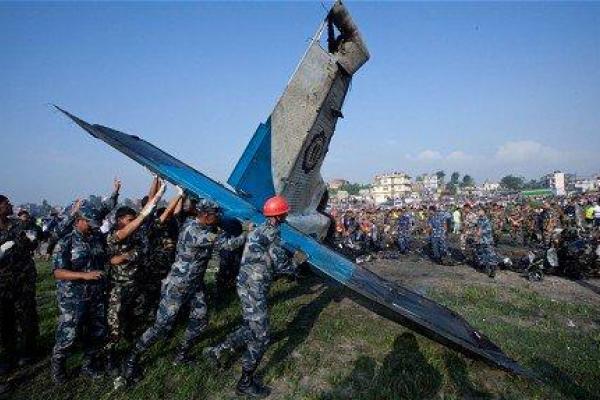 В столице Непала разбился пассажирский авиалайнер: первые кадры с места катастрофы