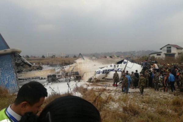 В столице Непала разбился пассажирский авиалайнер: первые кадры с места катастрофы