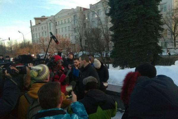 Россияне вышли на митинг против победы Путина на выборах Россияне вышли на митинг против победы Путина на выборах