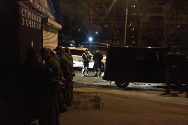 В Киеве задержаны 12 человек, которые ночью в масках ограбили развлекательное заведение