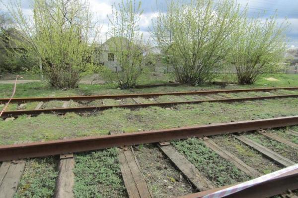 В Рубежном у железнодорожных путей нашли пакет с боеприпасами и взрывчаткой