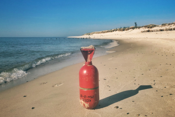 В Польше на пляжи "выбросились" сигнальные ракеты с российских субмарин