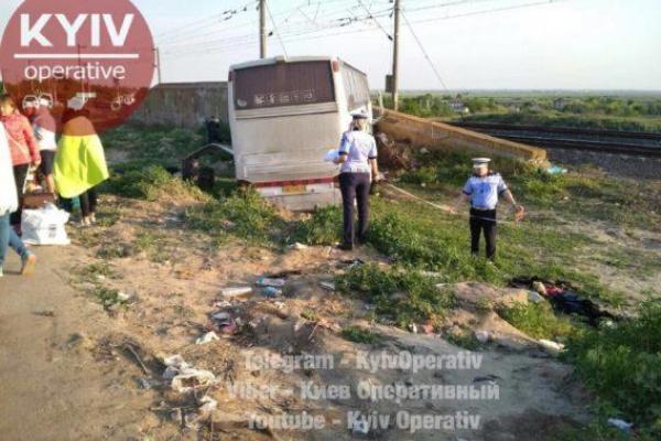 В Румынии автобус с украинскими туристами попал в ДТП В Румынии автобус с украинскими туристами попал в ДТП