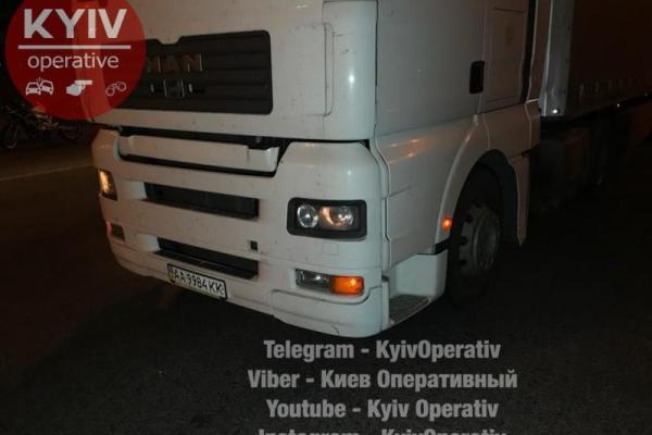 В Киеве в ДТП погиб мотоциклист В Киеве в ДТП погиб мотоциклист