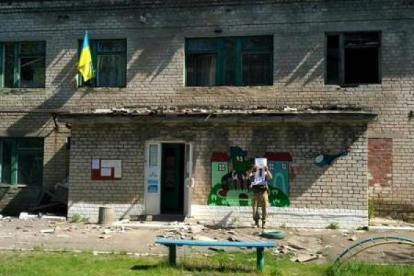 Оккупанты обстреляли Майорск: снаряды попали в дома мирных жителей