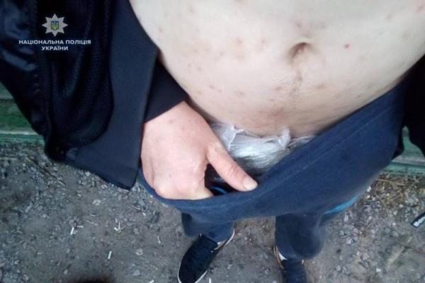 "Засунул в штаны": в Северодонецке у пассажира авто нашли наркотики