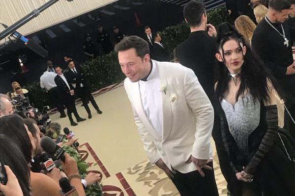 У Илона Маска новая девушка с украинскими корнями: что о ней известно У Илона Маска новая девушка с украинскими корнями: что о ней известно