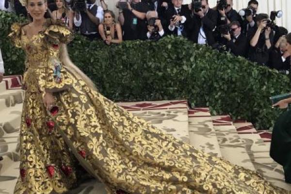 Сара Джессика Паркер ужаснула своим видом: актрису сравнили с 89-летней старушкой Сара Джессика Паркер ужаснула своим видом: актрису сравнили с 89-летней старушкой