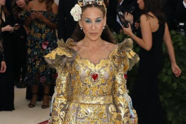 Сара Джессика Паркер ужаснула своим видом: актрису сравнили с 89-летней старушкой Сара Джессика Паркер ужаснула своим видом: актрису сравнили с 89-летней старушкой