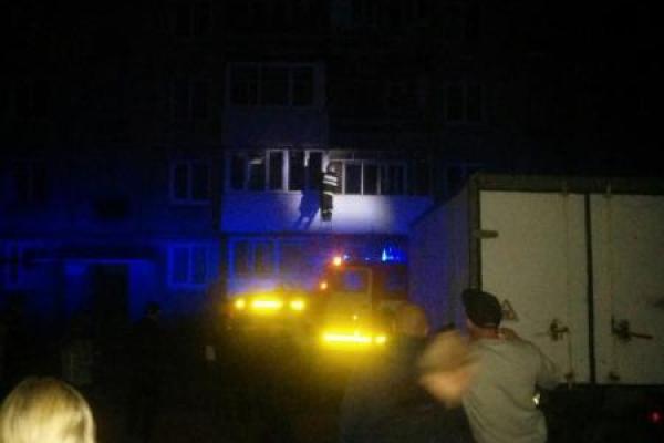 Взрыв, пожар, эвакуация жильцов: В российской Перми ударная волна разрушила стену жилого дома