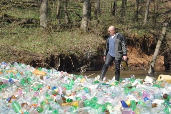 "Мусорная бомба замедленного действия": Экологи Венгрии бьют тревогу из-за украинского мусора "Мусорная бомба замедленного действия": Экологи Венгрии бьют тревогу из-за украинского мусора