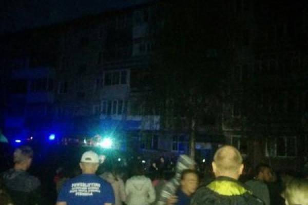 Взрыв, пожар, эвакуация жильцов: В российской Перми ударная волна разрушила стену жилого дома Взрыв, пожар, эвакуация жильцов: В российской Перми ударная волна разрушила стену жилого дома
