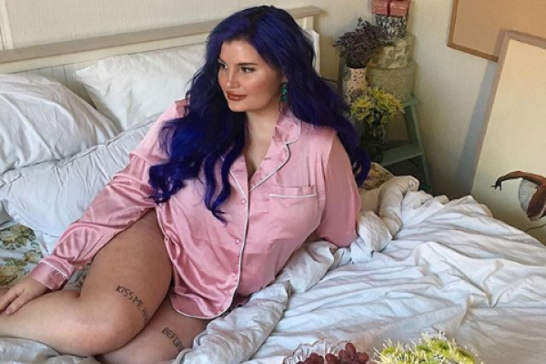 Красота plus-size: пышнотелая модель Роско Рамон щедро делится откровенными фото в сети Красота plus-size: пышнотелая модель Роско Рамон щедро делится откровенными фото в сети