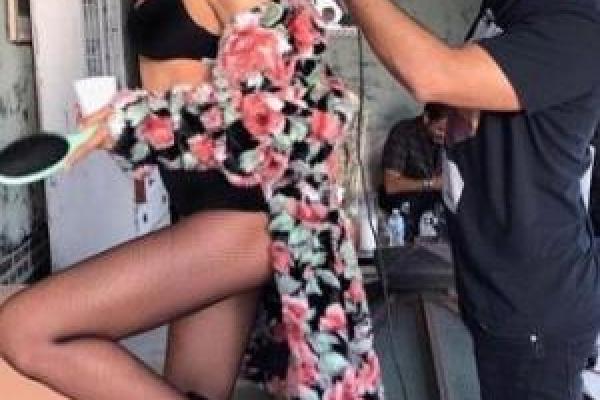 Соцсети раскритиковали новый снимок Ирины Шейк Соцсети раскритиковали новый снимок Ирины Шейк