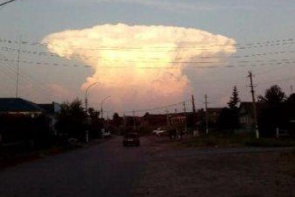 "Паника была небольшая": Над российским городом поднялся "ядерный гриб"