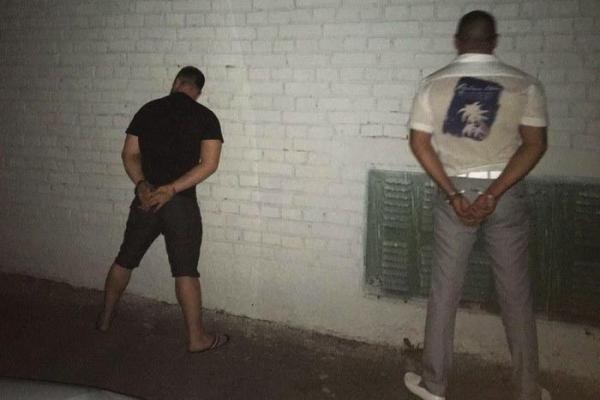 В Киеве СБУ задержала банду россиян, которые промышляли вымогательством В Киеве СБУ задержала банду россиян, которые промышляли вымогательством