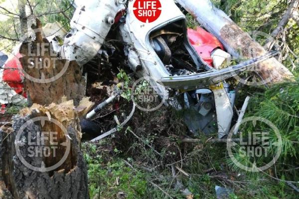 Смертельное падение вертолета в России: воздушное судно рухнуло в болото