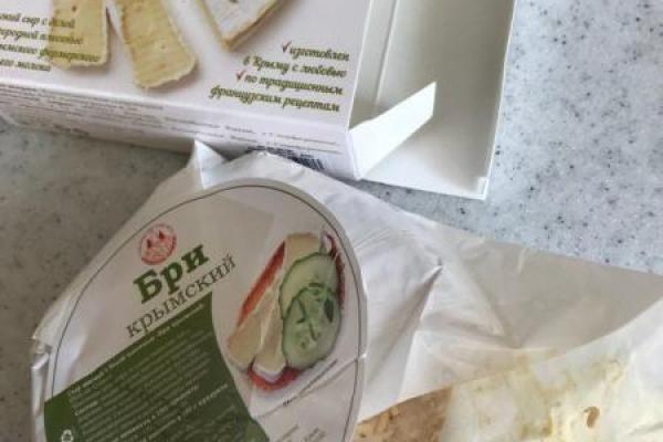 "Я отойду — меня стошнило": в Севастополе продают сыр с червями "Я отойду — меня стошнило": в Севастополе продают сыр с червями