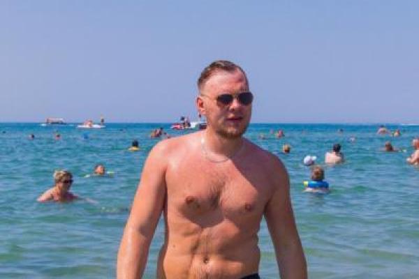 Российские учителя массово оголяются после громкого увольнения коллеги: что происходит Российские учителя массово оголяются после громкого увольнения коллеги: что происходит