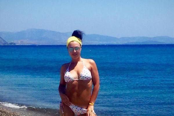 Российские учителя массово оголяются после громкого увольнения коллеги: что происходит Российские учителя массово оголяются после громкого увольнения коллеги: что происходит