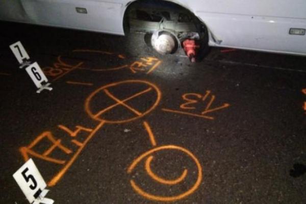 В Венгрии двое украинцев погибли в жутком ДТП: кадры с места происшествия В Венгрии двое украинцев погибли в жутком ДТП: кадры с места происшествия