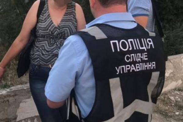 Жительница Запорожья пыталась продать своего сына-подростка