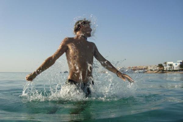 Российские учителя массово оголяются после громкого увольнения коллеги: что происходит Российские учителя массово оголяются после громкого увольнения коллеги: что происходит