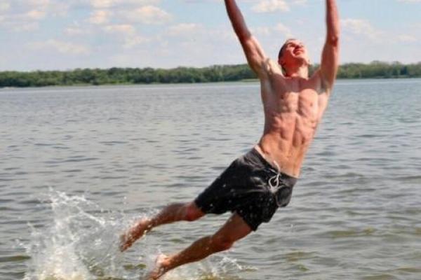 Российские учителя массово оголяются после громкого увольнения коллеги: что происходит Российские учителя массово оголяются после громкого увольнения коллеги: что происходит