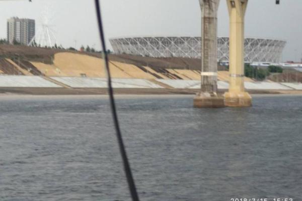 В день финала ЧМ в Волгограде начал рушиться стадион, а новую дорогу размыло дождем В день финала ЧМ в Волгограде начал рушиться стадион, а новую дорогу размыло дождем