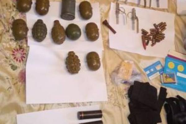 Опасные соседи: в одной из квартир Киева нашли арсенал оружия Опасные соседи: в одной из квартир Киева нашли арсенал оружия