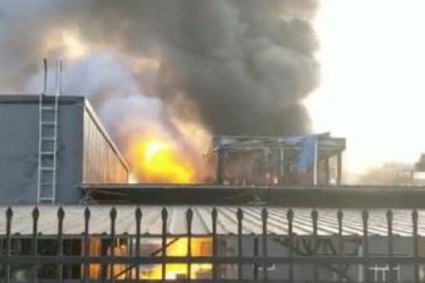 В Китае взрыв на химическом заводе убил два десятка человек: кадры В Китае взрыв на химическом заводе убил два десятка человек: кадры