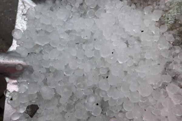 На Крым обрушились ливни, град и смерчи: города полуострова уходят под воду На Крым обрушились ливни, град и смерчи: города полуострова уходят под воду