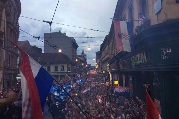 ЧМ-2018: Как Хорватия встретила сборную после финала ЧМ-2018: Как Хорватия встретила сборную после финала