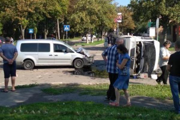 Вместо моря - больничная палата: в оккупированном Донецке перевернулся автобус с детьми Вместо моря - больничная палата: в оккупированном Донецке перевернулся автобус с детьми